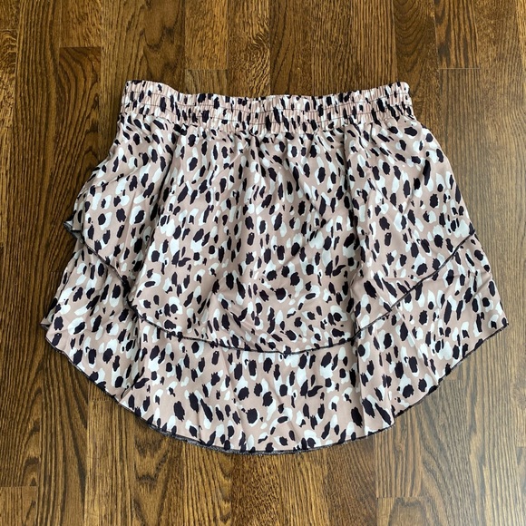 🔹New🔹Tan Circle Print Skirt - Picture 3 of 5